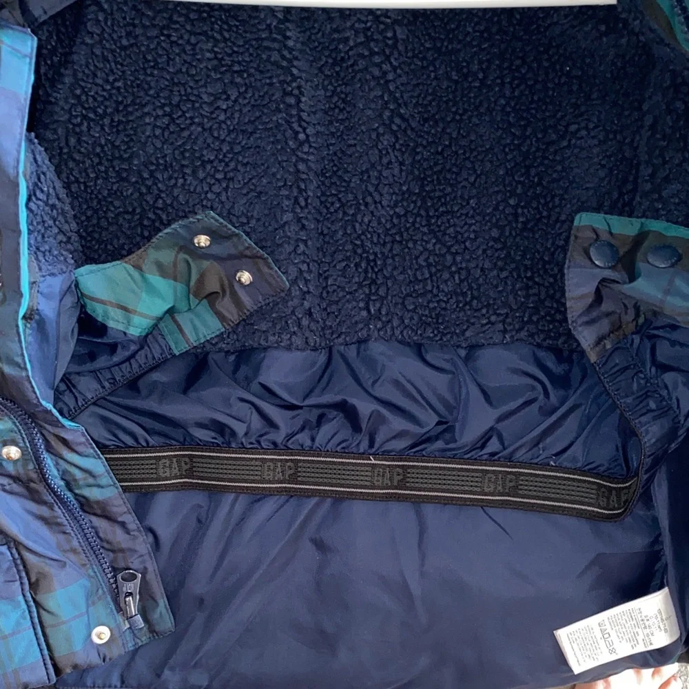 GAP Kids Navy & Green Plaid Fleece-lined Puffer Jacket. Size Large